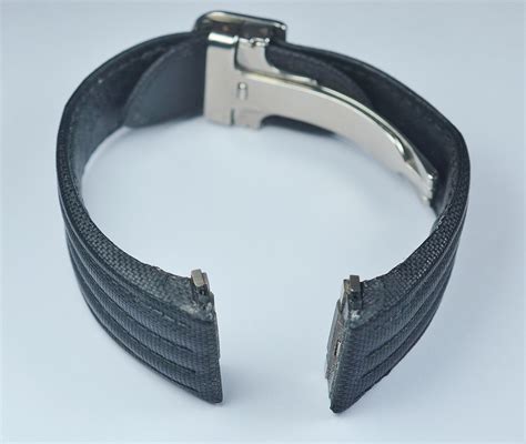 cartier roadster strap replacement